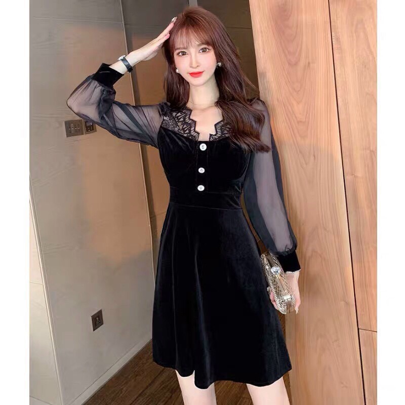 Đầm Nhung Cổ Ren 3 Nút - HN1021